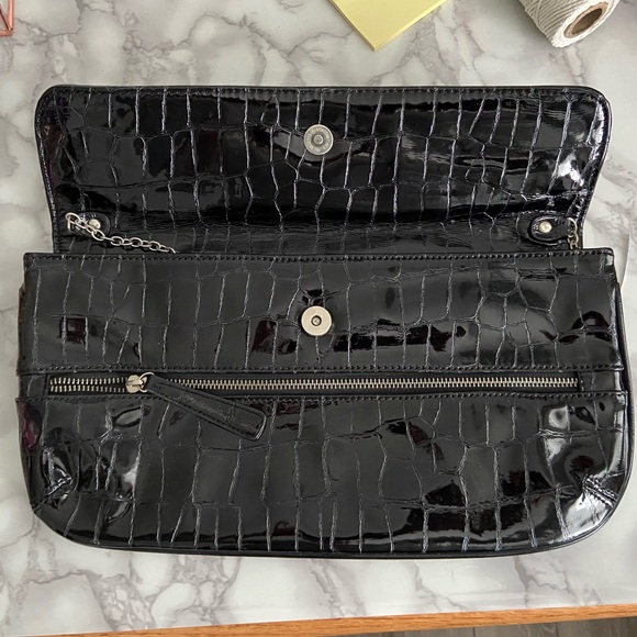 Chinese Laundry oversized leather clutch - Picture 3 of 4